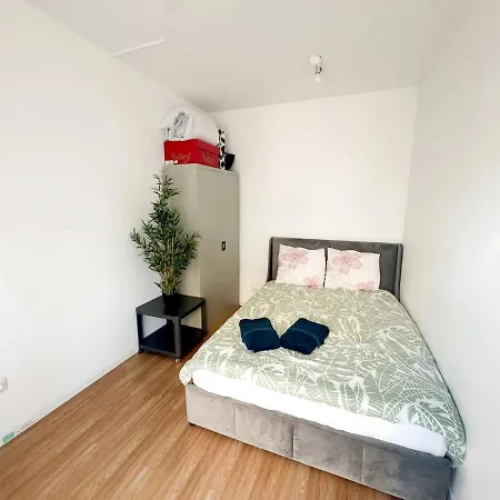 30 M2 - 10 Min De Paris Et 5 Min La Defense * Asnieres-sur-Seine